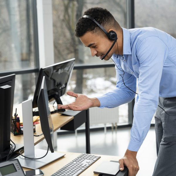 close-up-person-working-call-center